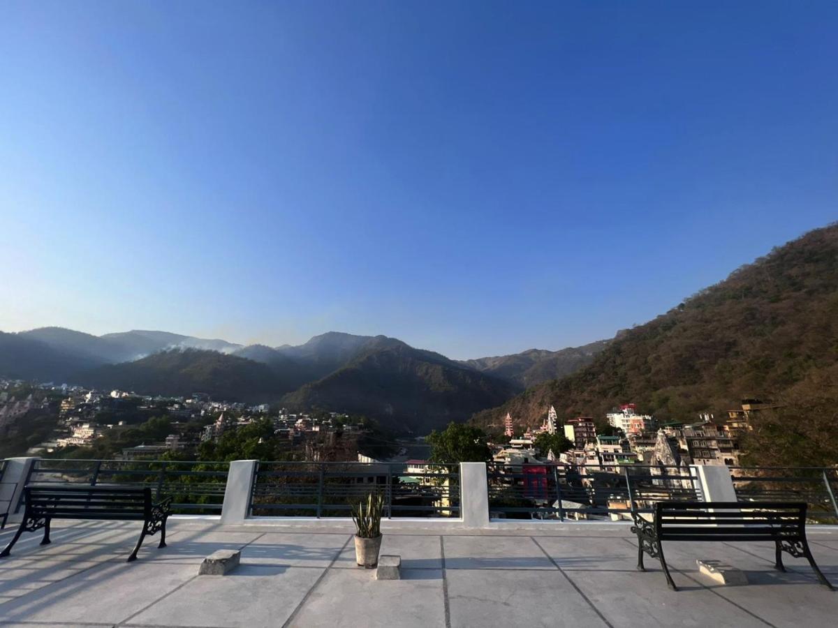 Hotel Manikut Rishīkesh Екстериор снимка