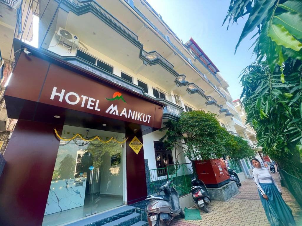 Hotel Manikut Rishīkesh Екстериор снимка
